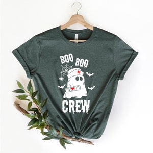 Maglietta Boo Boo Crew, Maglietta di Halloween per infermieri, Maglietta autunnale per infermieri, Maglietta spettrale per infermieri, Regalo per infermieri, Maglietta zucca per infermieri, Maglietta girocollo per infermieri immagine 3