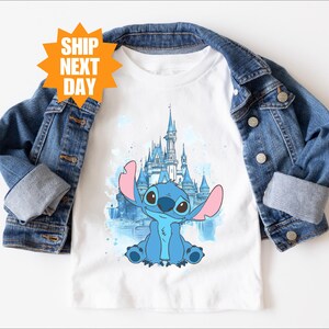 a t - shirt with a stitch stitch stitch stitch stitch stitch stitch stitch stitch stitch