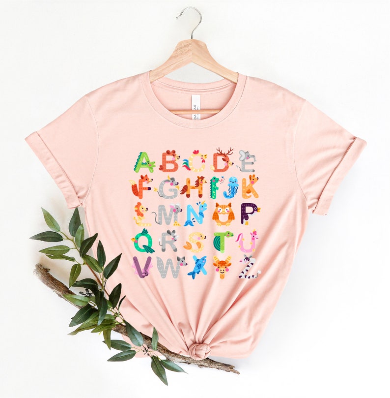 Maglietta con l'alfabeto, maglietta ABC, maglietta con l'alfabeto degli animali, maglietta per maestra d'asilo, maglietta con l'alfabeto per insegnanti, maglietta per insegnanti, maglietta per bambini immagine 4