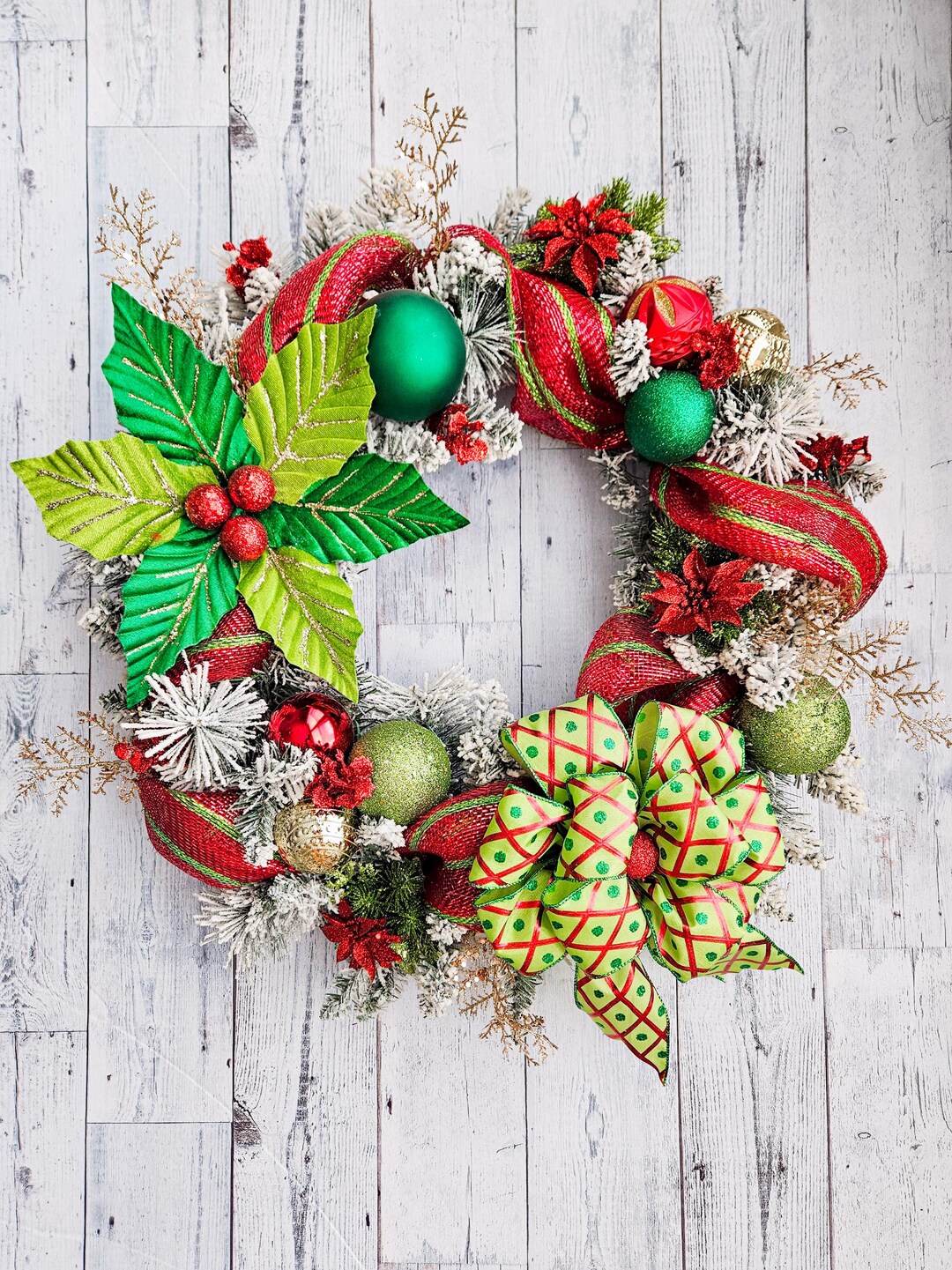 　Decorated Christmas Wreath Christmas Wreath, Holiday Wreath, Red and Green Christmas Wreath