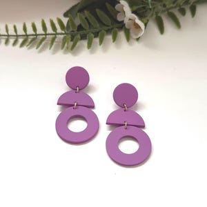 Lila Acryl Ohrringe: Geometrische Boho Schmuck