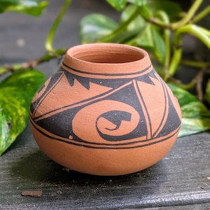 Hand Made Signed Vintage Hopi Pot/Vase