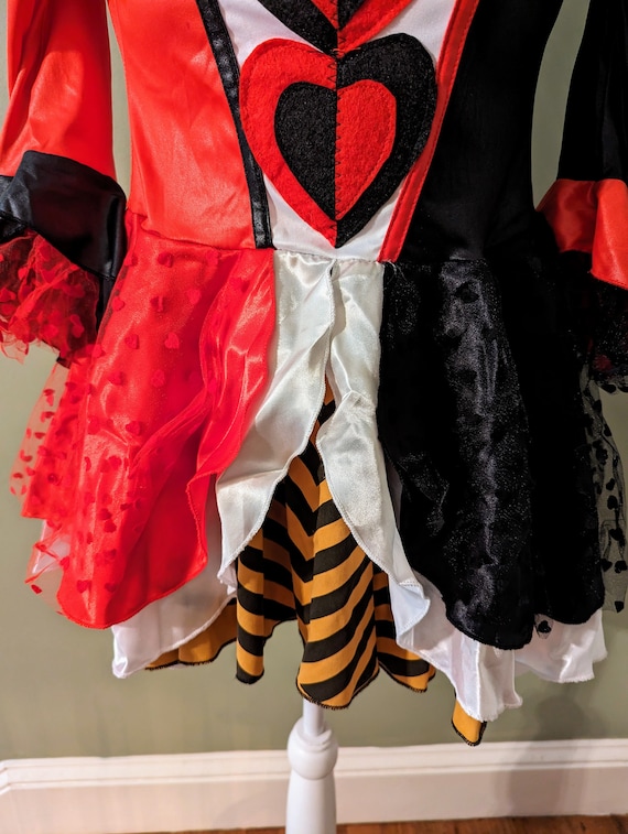 Kids Red and Black Queen of Hearts Costume Retire… - image 2