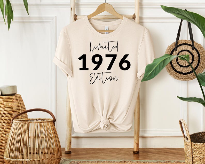 1976 Birthday TShirt UK, 50th Birthday Gifts for Women, 50th Birthday Tshirt, Vintage 1976 Birthday Shirt, Birthday Gift for Mum Grandpa natural