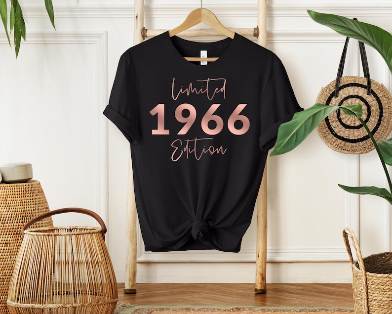 60th Birthday Gifts for Women, 60th Birthday Queen T-Shirt Ladies, Vintage Birthday Gift for Mum Grandma Gran Women's Birthday BLACK