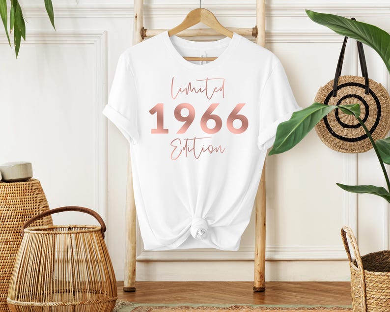 60th Birthday Gifts for Women, 60th Birthday Queen T-Shirt Ladies, Vintage Birthday Gift for Mum Grandma Gran Women's Birthday WHITE