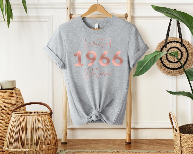 60th Birthday Gifts for Women, 60th Birthday Queen T-Shirt Ladies, Vintage Birthday Gift for Mum Grandma Gran Women's Birthday GREY