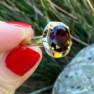 Granat und Diamant in 9 Karat Goldring Größe N 6,75