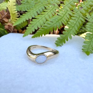 Vintage 9ct gold opal ring size L 5.75
