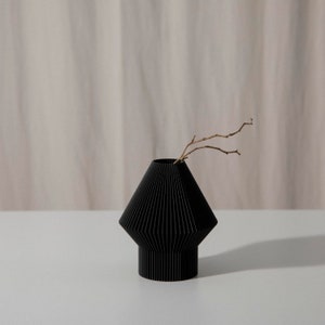 Vase H • black • waterproof • minimalist modern vases • 3D printing • made of plant material