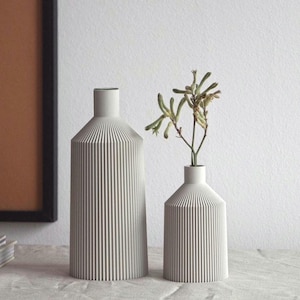 Vase D • sand grey • waterproof • minimalist modern vases • 3D printing • made of bioplastic