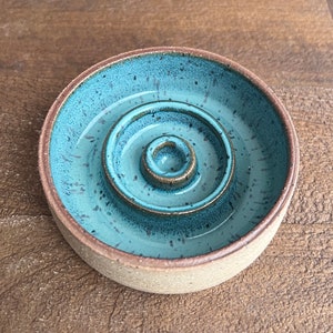 Ceramic soap dish / soap holder / wheel thrown soap dish / round pottery soap dish image 6