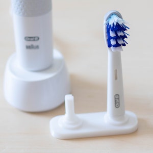 Oral-B toothbrush head holder