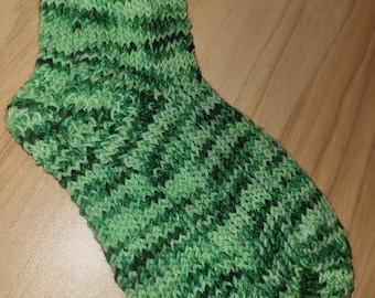 Hand-Knit Child Socks with No Toe Seam