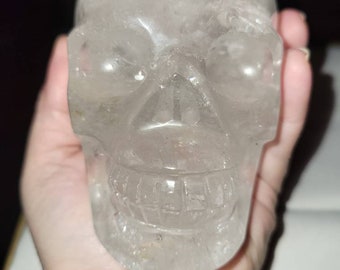 Caveira de quartzo transparente