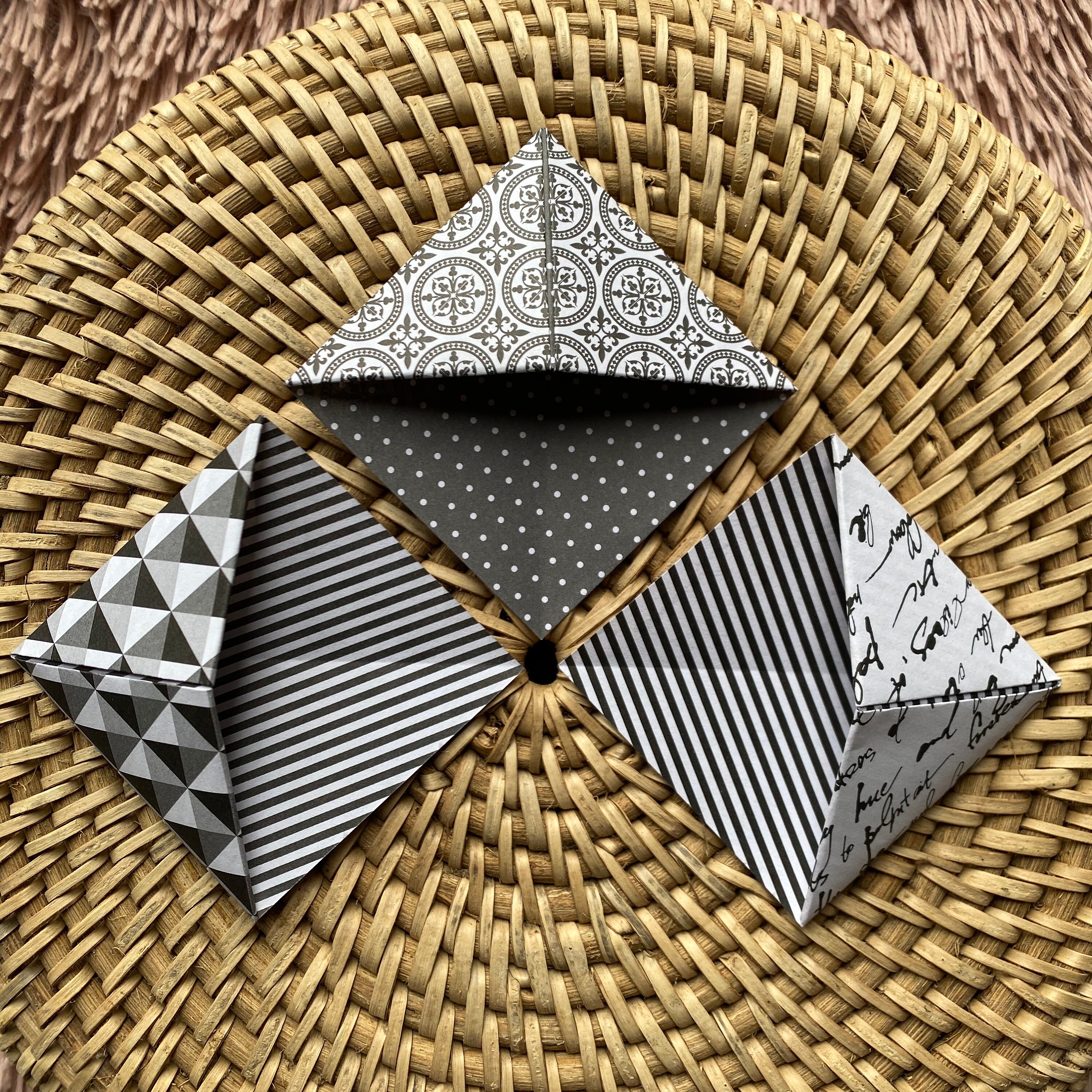 B+W Origami Corner Bookmarks Monochrome 7.5 X 7.5 Cm, Assorted ...