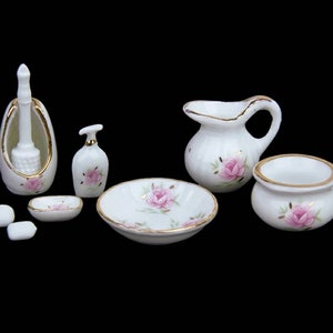 Dollhouse 1:12 Porcelain Bathroom Chamber Pot and Accessories- 9 Pieces- Rose Pattern