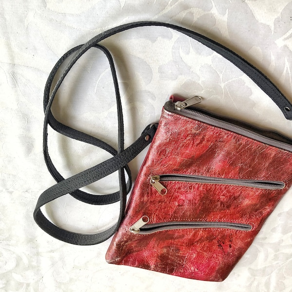 Rode Crossbody met metallic accenten | Tasje voor feestjes | Uitgaanstasje | Nette rode handtas