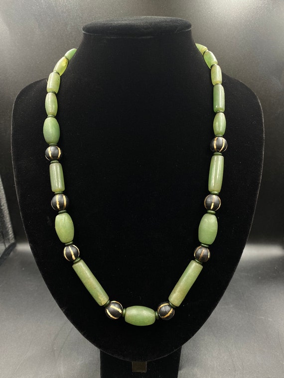 Ancient Pyu Jade Beads And Pyu Black And White Ag… - image 1