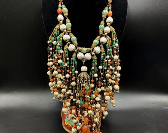 美しいチベットの天然瑪瑙ペンダントと古いチベットの銀製ペンダント