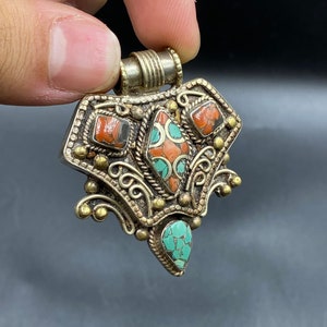 Beautiful Vintage Unique Tibetan Silver Pendant With Mix Natural Stone Turquoise,Coral Unisex Pendant