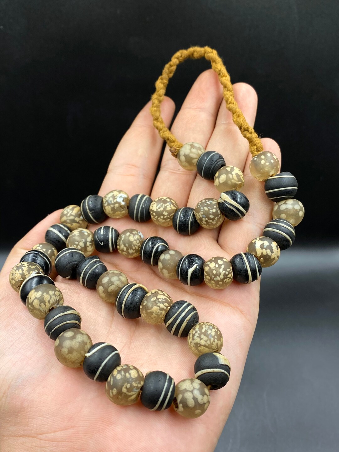 Lovely Old Ancient Rare Wonderful Glass Trade Beads African Intaglio