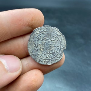 Old beautiful wonderful Islamic old coin solid silver antique great condition coin