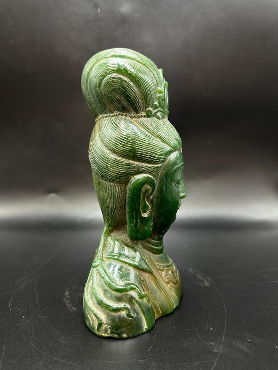 中国古美術　天然石　翡翠　彫刻　専用 古い中国の緑の翡翠の彫刻中国の観音菩薩の頭像古代中国の彫刻