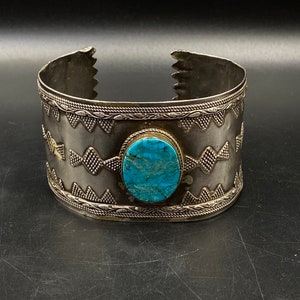 Vintage Kazakh Afghan silver bracelet with turquoise stone on silver bracelet sterling silver free size old Afghani silver