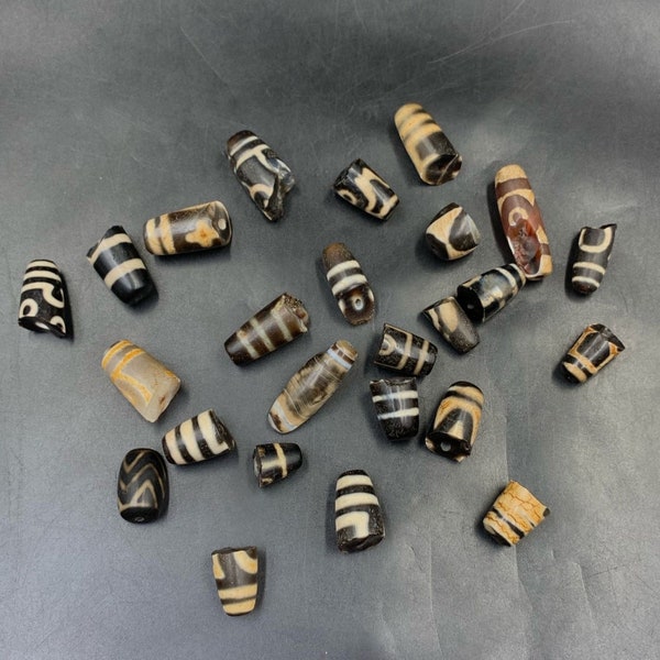 25 pieces of ancient Collectible dzi Bead agate stone Authentic Old Tibetan Eye Bead Dzi Bead Chong Dzi Bead broken pieces amazing find