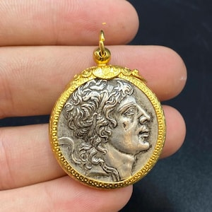 Very Beautiful antique Roman coin pendent gold plated top Quality collectible coin art deco bronze cover pendent Roman coin ancient