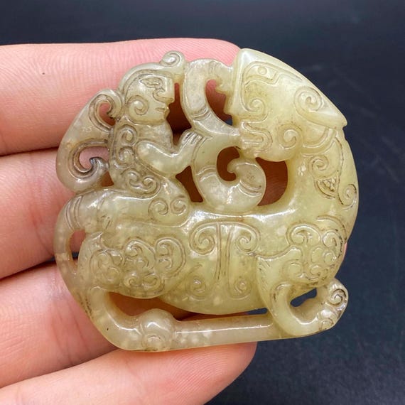 翡翠彫刻の獅子龍の中国人男性ペンダント - Etsy 日本
