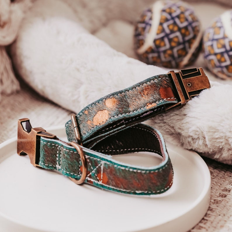 green leather dog collar made by dacus doodles