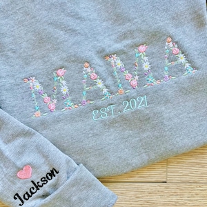 Embroidered floral mama sweatshirt, mama crewneck, mom gift, embroidered sweatshirt, custom sweatshirt, personalized sweatshirt, floral