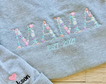 Embroidered floral mama sweatshirt, mama crewneck, mom gift, embroidered sweatshirt, custom sweatshirt, personalized sweatshirt, floral