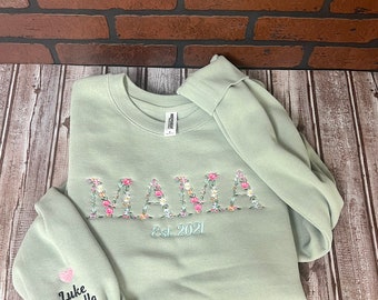 Embroidered floral mama sweatshirt, mama crewneck, mom gift, embroidered sweatshirt, crewneck, personalized sweatshirt, mothers day, custom