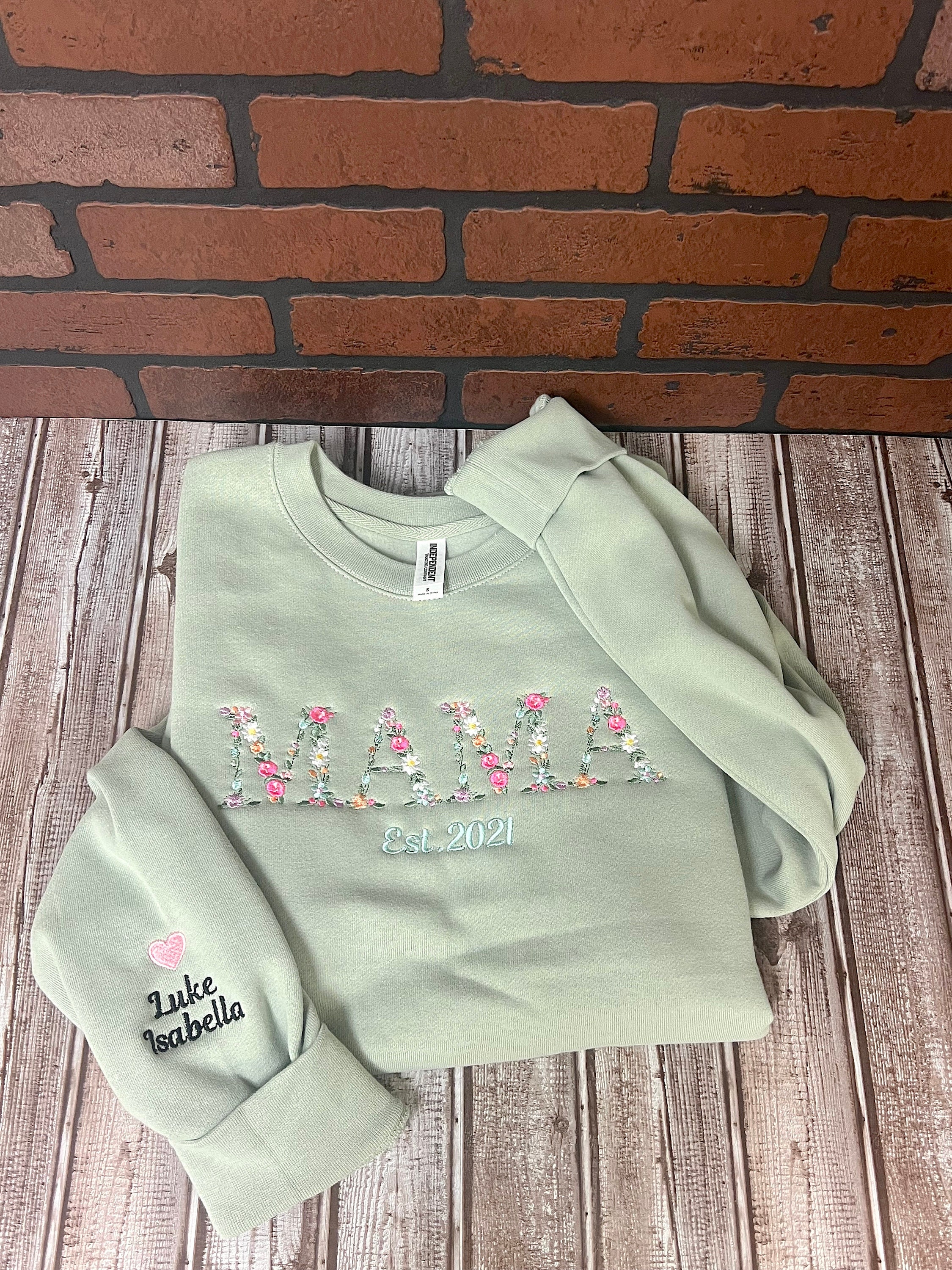 Embroidered Floral Mama Sweatshirt: Personalized Mom Crewneck