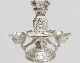 Versilbert Shree Ganesh Diya Tika Dani für Puja Aarati | Kupfer Diya Lampe Tikadaani für Pooja