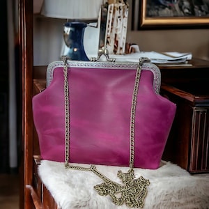 HANDMADE Leather Handbag "Vintage" Fuchsia Color | Kiss Lock Bags | Leather Tote, Shoulder Purse | Frame Bag Detachable Chain | Cute Gift