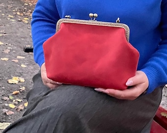 【EMIS】 CORSAGE FLAT BAG /追跡付 EMIS】 CORSAGE FLAT BAG /追跡付 (EMIS/ショルダーバッグ