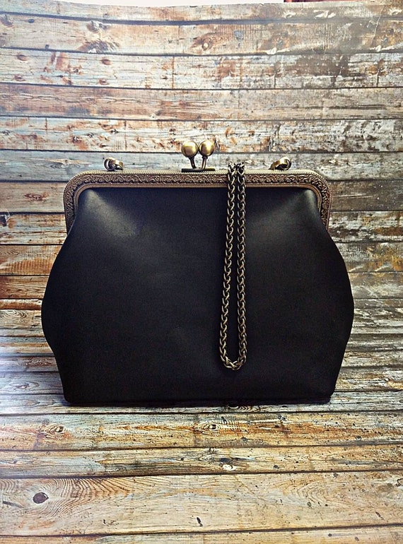 HANDMADE Leather Black Handbag vintage Kiss Lock 
