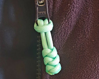 Stylish Paracord Zip Pull | Set of 2 or 4 | Zippers | Keyring | Keyfob | Choose your favourite colour | 4mm Cord