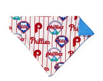 Phillies Hundehalstuch | Über das Halsband