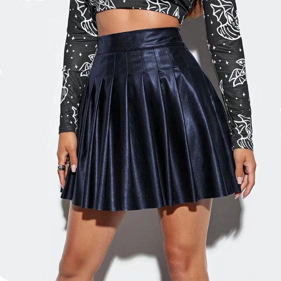 Juniors black top pleated skirt