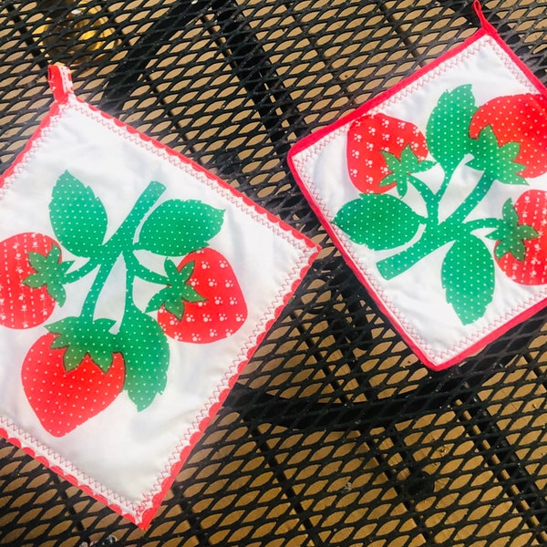 Vintage Strawberry Pot Holders - Set of Two- Great Condition