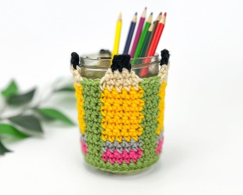 Crochet Pencil Holder Cover Pattern A Great Gift for a Teacher or Kid's Desk afbeelding 1