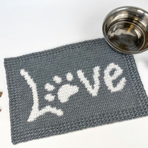 Crochet Paw Print Love Mat Pattern | Dog Mat | Pet Mat | Dog Bowl Mat Pattern