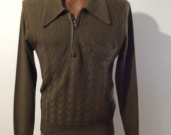 Vintage 1970s 1980s men’s pullover lightweight knit sweater. Polo long sleeves.