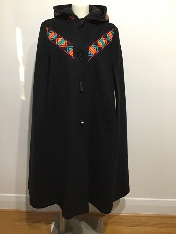 Vintage 70s wool woman’s cape with hood, great tri