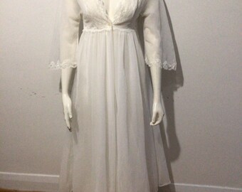 Vintage 2 pc white peignoir set. Night gown and robe. Nylon and lace. Union label